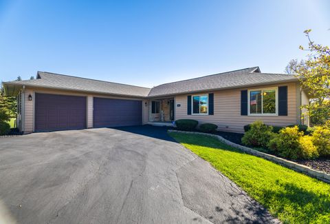 Photo of 913 Amber Lane, Lake Villa, IL 60046 (MLS # 12503079)