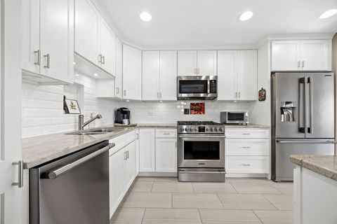 Tiny photo for 908 40th Street, Downers Grove, IL 60515 (MLS # 12636391)