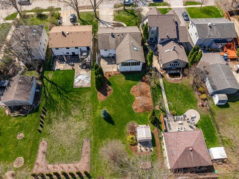 Tiny photo for 908 40th Street, Downers Grove, IL 60515 (MLS # 12636391)