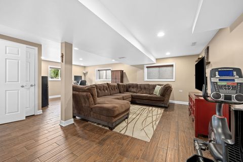 Tiny photo for 908 40th Street, Downers Grove, IL 60515 (MLS # 12636391)