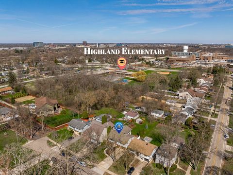 Tiny photo for 908 40th Street, Downers Grove, IL 60515 (MLS # 12636391)