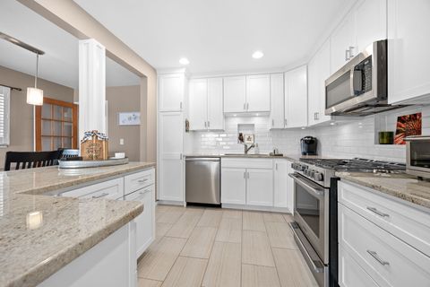 Tiny photo for 908 40th Street, Downers Grove, IL 60515 (MLS # 12636391)