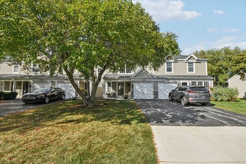 Photo of 1996 College Green Drive, Elgin, IL 60123 (MLS # 12473270)