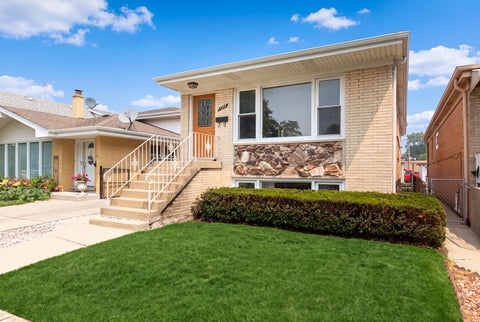 Photo of 7234 W Fitch Avenue, Chicago, IL 60631 (MLS # 12747922)