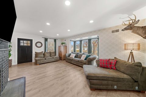 Tiny photo for 338 Lakelawn Boulevard, Aurora, IL 60506 (MLS # 12602257)