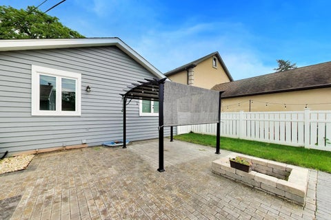 Tiny photo for 202 N Prospect Manor Avenue, Mount Prospect, IL 60056 (MLS # 12754128)
