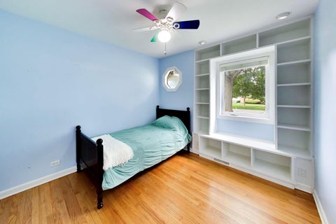 Tiny photo for 202 N Prospect Manor Avenue, Mount Prospect, IL 60056 (MLS # 12754128)
