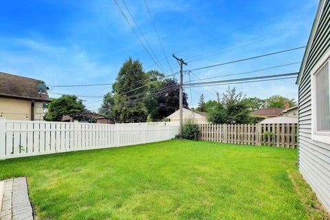 Tiny photo for 202 N Prospect Manor Avenue, Mount Prospect, IL 60056 (MLS # 12754128)