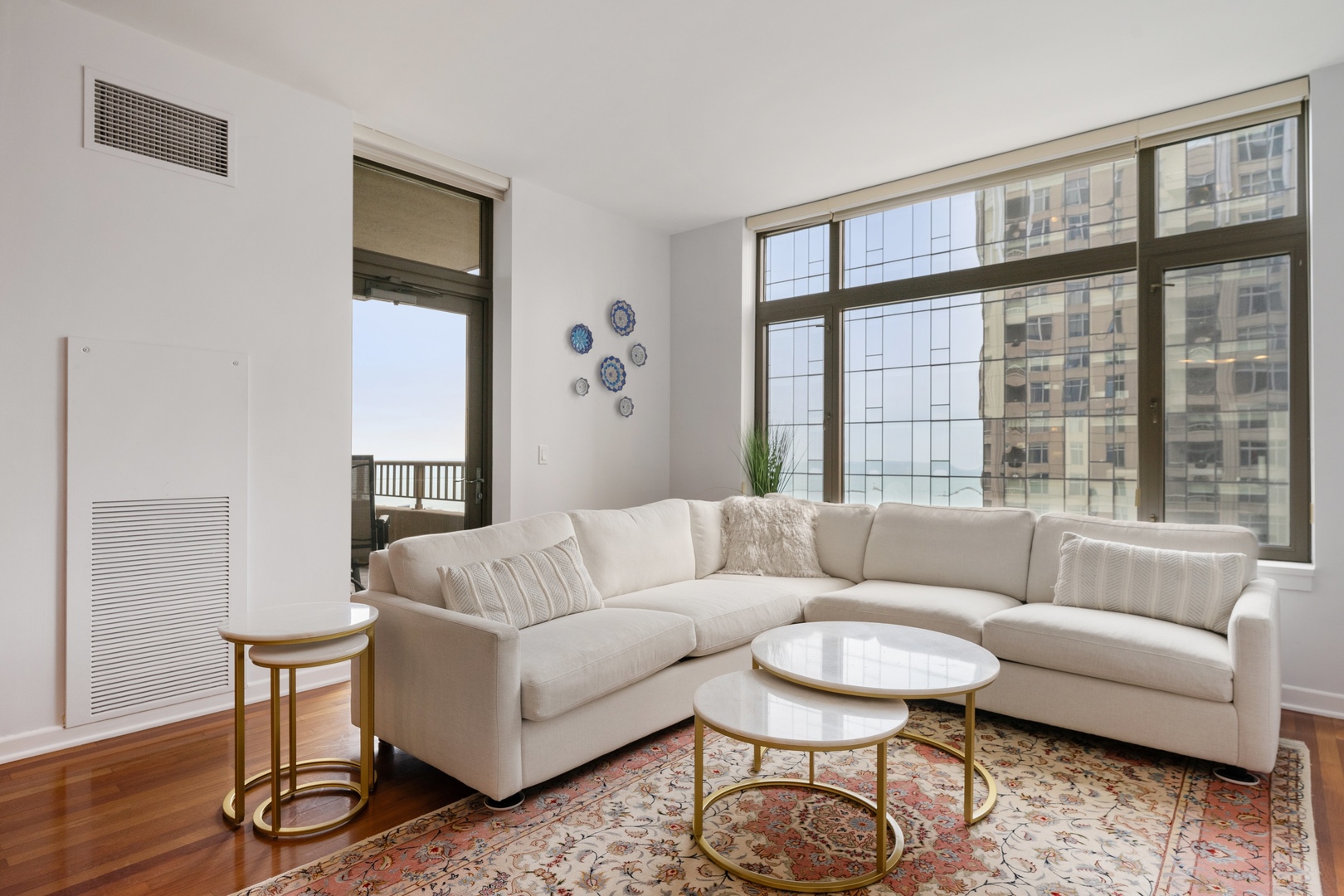 530 N Lake Shore Drive 2106