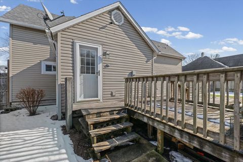 Tiny photo for 325 N Market Street, Hoopeston, IL 60942 (MLS # 12566298)