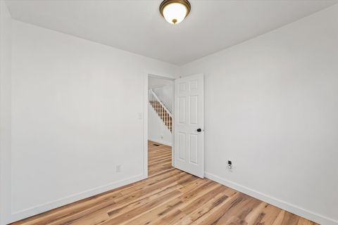 Tiny photo for 325 N Market Street, Hoopeston, IL 60942 (MLS # 12566298)