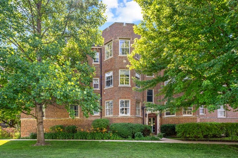 Photo of 1218 Central Street #3S, Evanston, IL 60201 (MLS # 12684891)