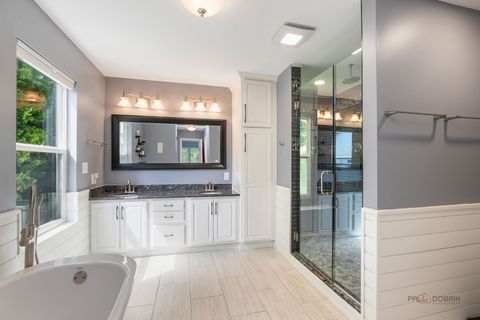 Tiny photo for 570 Patriot Court, Gurnee, IL 60031 (MLS # 12465068)
