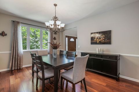 Tiny photo for 570 Patriot Court, Gurnee, IL 60031 (MLS # 12465068)