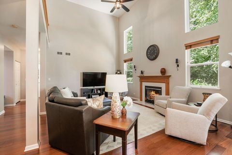 Tiny photo for 570 Patriot Court, Gurnee, IL 60031 (MLS # 12465068)