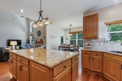 Tiny photo for 570 Patriot Court, Gurnee, IL 60031 (MLS # 12465068)