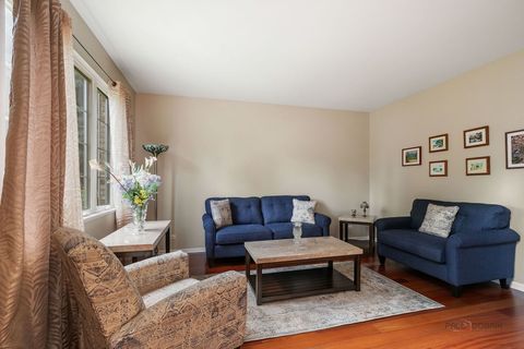 Tiny photo for 570 Patriot Court, Gurnee, IL 60031 (MLS # 12465068)