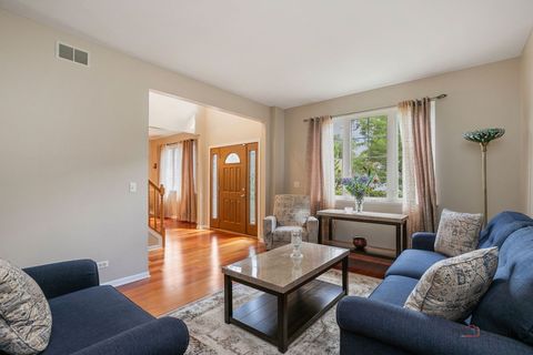 Tiny photo for 570 Patriot Court, Gurnee, IL 60031 (MLS # 12465068)