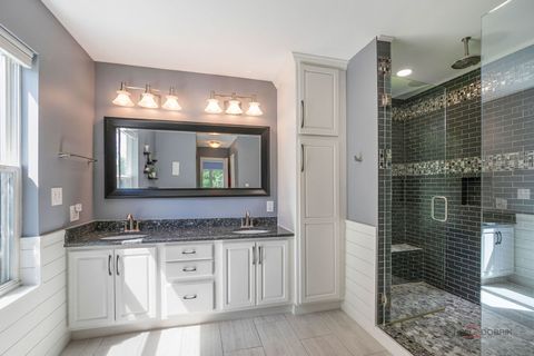 Tiny photo for 570 Patriot Court, Gurnee, IL 60031 (MLS # 12465068)