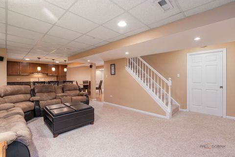 Tiny photo for 570 Patriot Court, Gurnee, IL 60031 (MLS # 12465068)