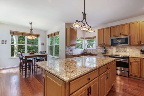 Tiny photo for 570 Patriot Court, Gurnee, IL 60031 (MLS # 12465068)