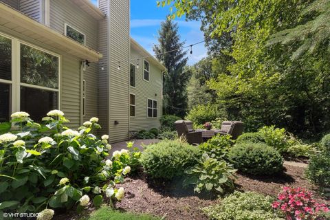 Tiny photo for 570 Patriot Court, Gurnee, IL 60031 (MLS # 12465068)