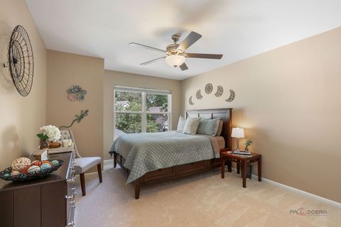 Tiny photo for 570 Patriot Court, Gurnee, IL 60031 (MLS # 12465068)