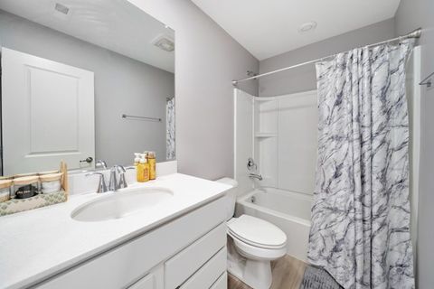 Tiny photo for 1004 Atterberg Road, South Elgin, IL 60177 (MLS # 12638102)