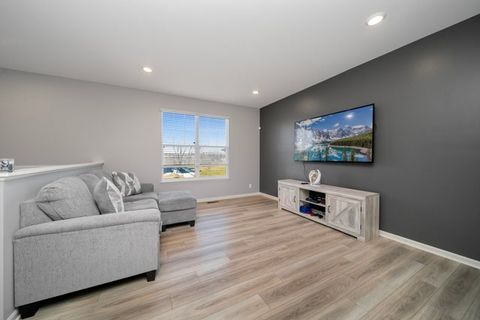 Tiny photo for 1004 Atterberg Road, South Elgin, IL 60177 (MLS # 12638102)
