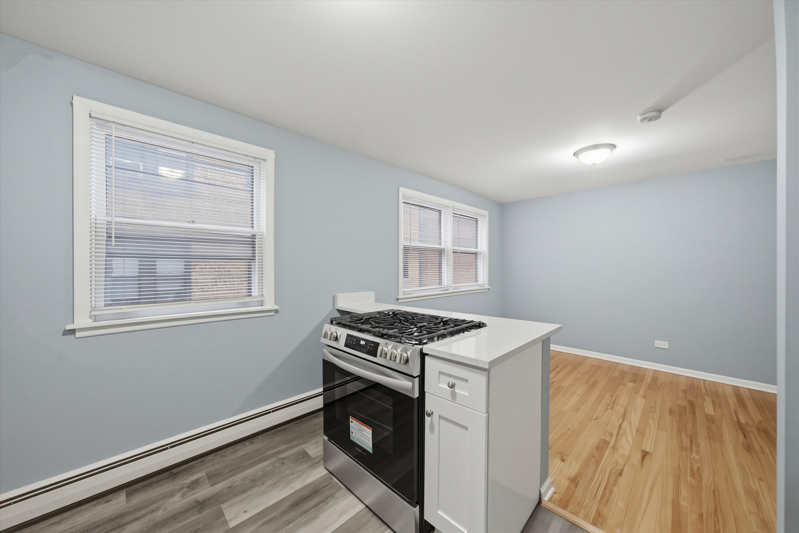 6921 N Ashland Boulevard 3A