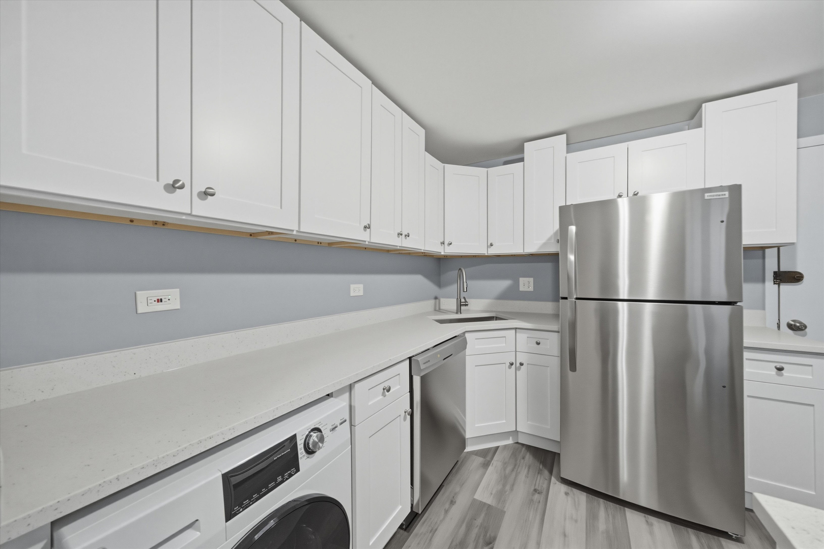 6921 N Ashland Boulevard 3A