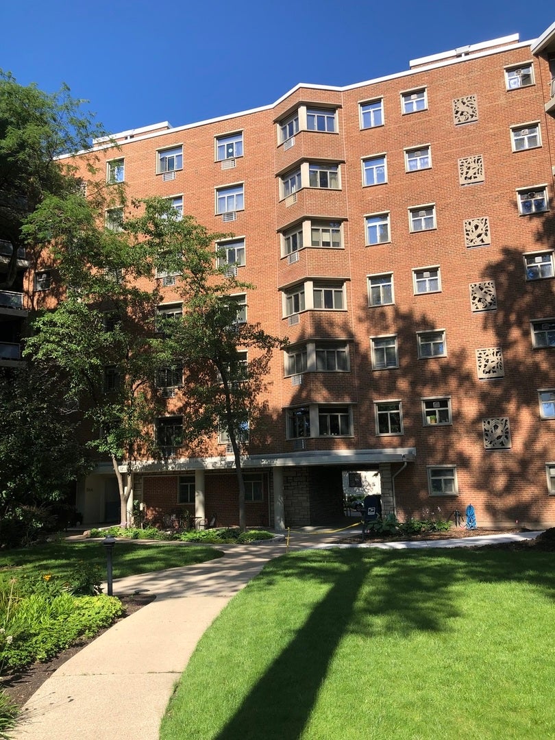 1856 Sherman Avenue 6SC