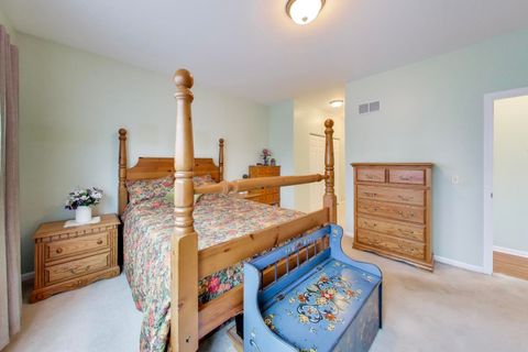 Tiny photo for 900 Yorktown Street, McHenry, IL 60050 (MLS # 12578467)