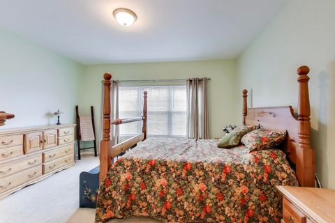 Tiny photo for 900 Yorktown Street, McHenry, IL 60050 (MLS # 12578467)