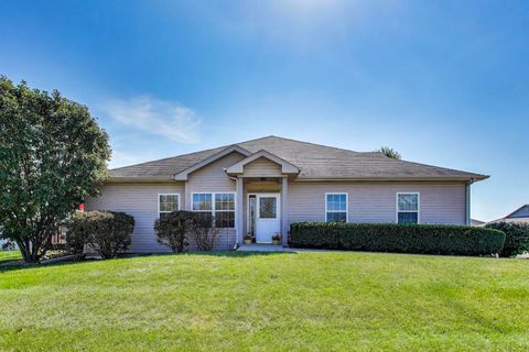 Tiny photo for 900 Yorktown Street, McHenry, IL 60050 (MLS # 12578467)