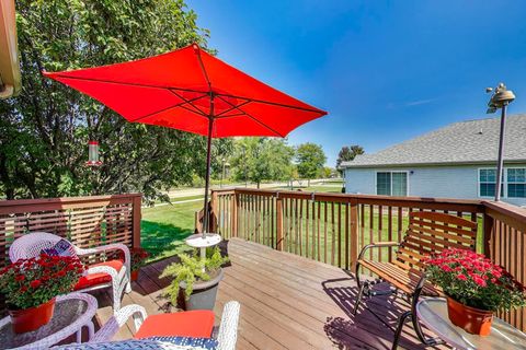 Tiny photo for 900 Yorktown Street, McHenry, IL 60050 (MLS # 12578467)