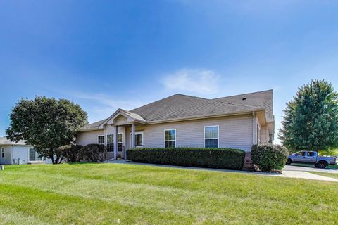 Tiny photo for 900 Yorktown Street, McHenry, IL 60050 (MLS # 12578467)