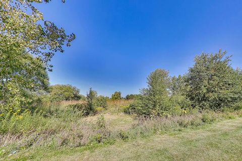 Tiny photo for 900 Yorktown Street, McHenry, IL 60050 (MLS # 12578467)