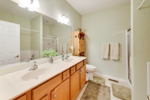 Tiny photo for 900 Yorktown Street, McHenry, IL 60050 (MLS # 12578467)