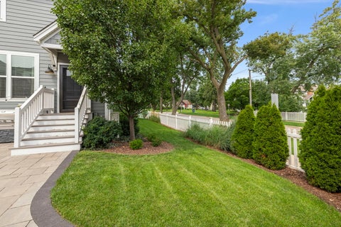 Tiny photo for 799 Hill Avenue, Glen Ellyn, IL 60137 (MLS # 12731993)