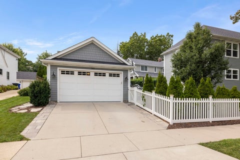 Tiny photo for 799 Hill Avenue, Glen Ellyn, IL 60137 (MLS # 12731993)