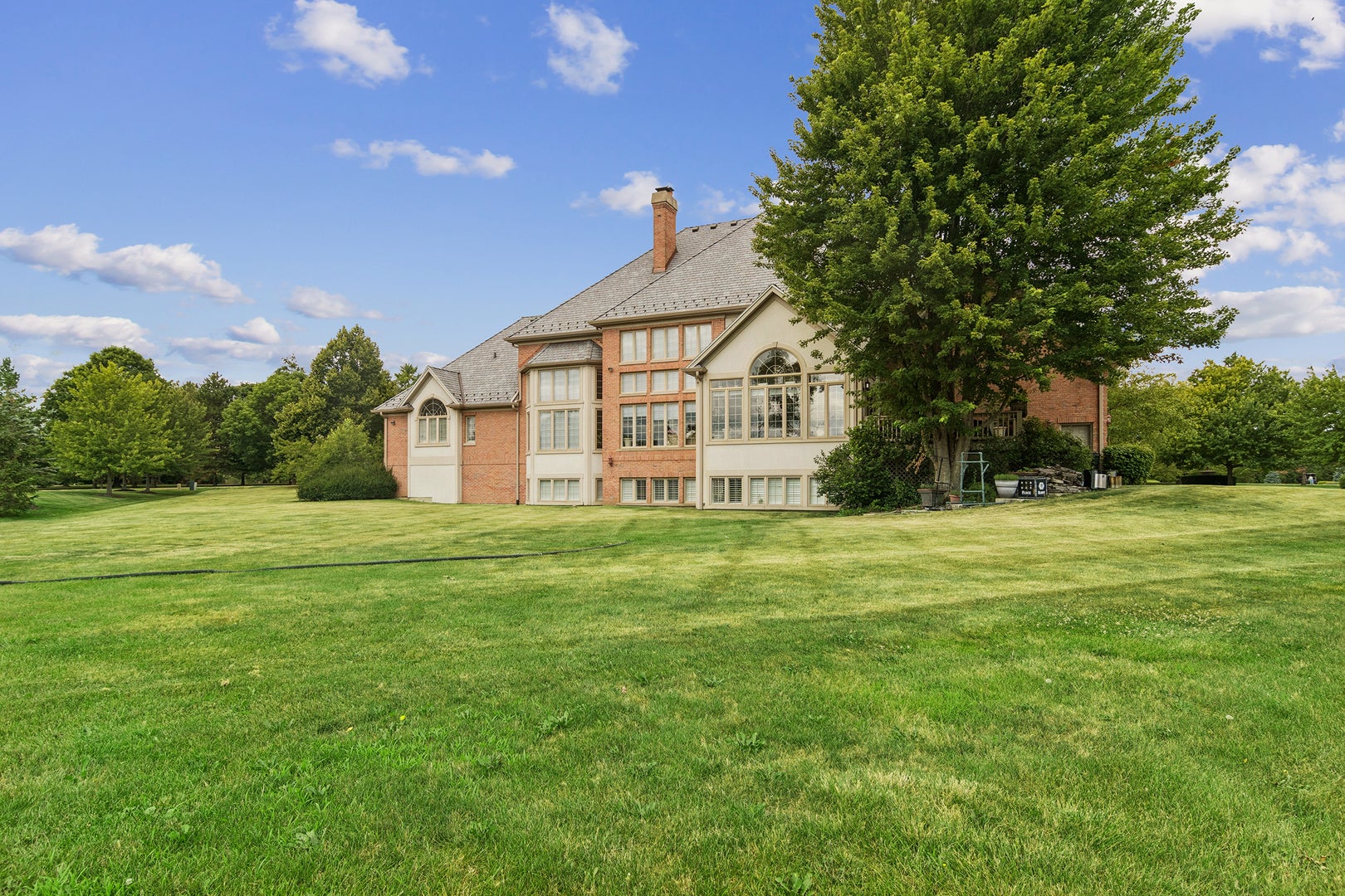 4563 ELEANOR Drive