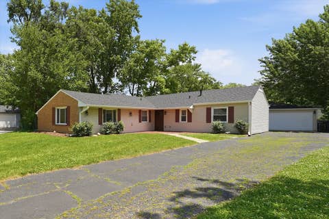 Photo of 113 Parklawn Court, Bolingbrook, IL 60440 (MLS # 12696652)