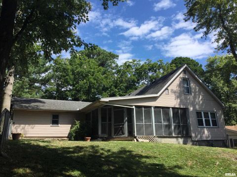Tiny photo for 203 E Whitlock Street, Jonesboro, IL 62952 (MLS # QC4266986)