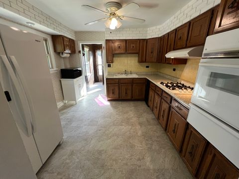 Tiny photo for 29W051 Warrenville Road, Warrenville, IL 60555 (MLS # 12505400)