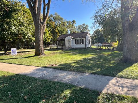 Tiny photo for 29W051 Warrenville Road, Warrenville, IL 60555 (MLS # 12505400)