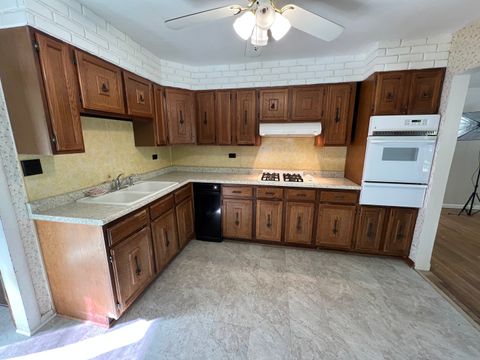 Tiny photo for 29W051 Warrenville Road, Warrenville, IL 60555 (MLS # 12505400)