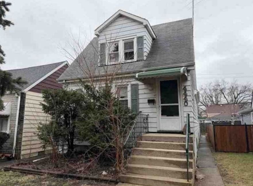 4440 N Narragansett Avenue