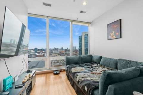 Tiny photo for 500 W SUPERIOR Street #1108, Chicago, IL 60654 (MLS # 12574807)