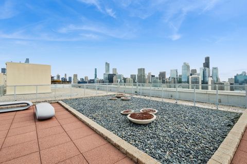 Tiny photo for 500 W SUPERIOR Street #1108, Chicago, IL 60654 (MLS # 12574807)